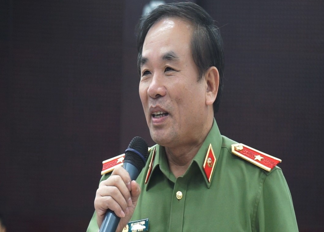 Cong an Da Nang thong tin vu dung sung cuop tien o cua hang Viettel hinh anh