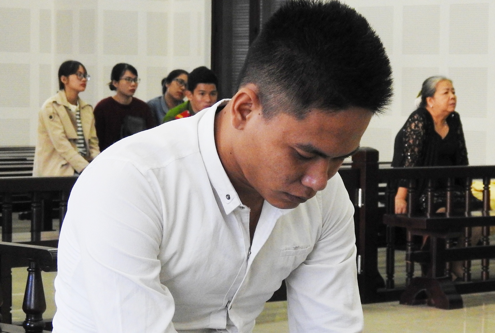 Giet ban gai roi tu tu 2 lan khong chet, 9X linh an chung than hinh anh