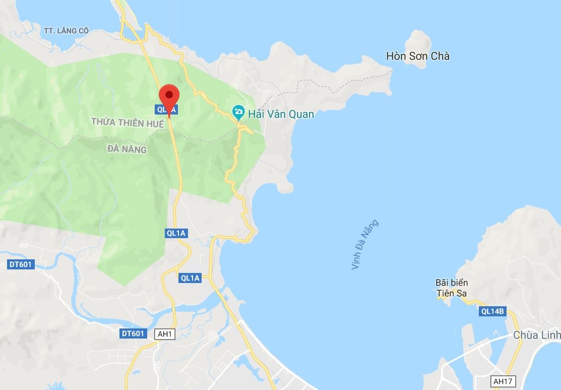 Xe khach lat trong ham hai van anh 2