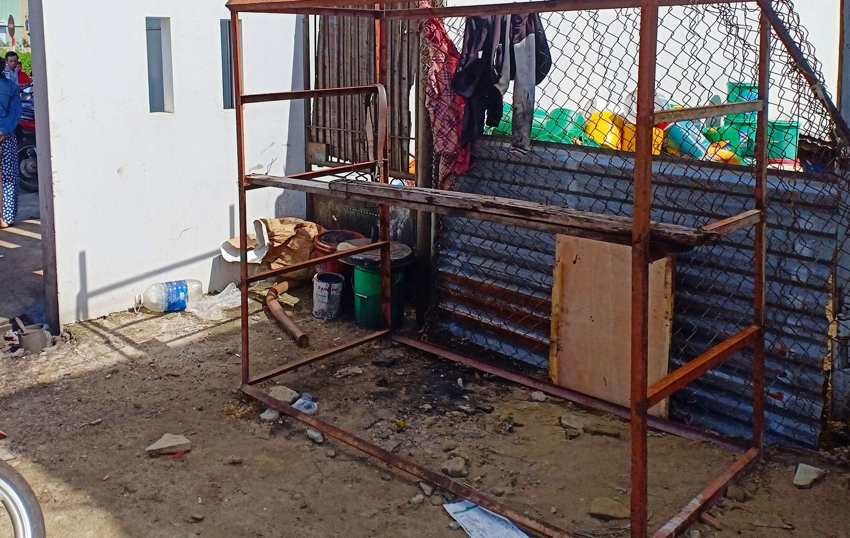 Người đàn ông bị điện giật tử vong ảnh 1 Nguoi dan ong bi dien giat tu vong anh 1