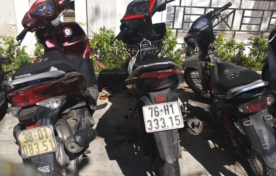 Duoc tai ngoai ve nha an Tet, 9X thuc hien hang loat vu trom hinh anh