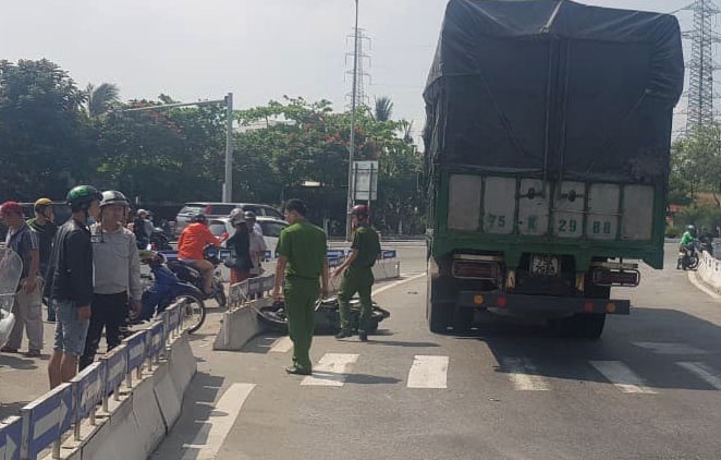 Người phụ nữ bị xe tải tông chết ở Đà Nẵng ảnh 1 Nguoi phu nu bi xe tai tong chet o Da Nang anh 1