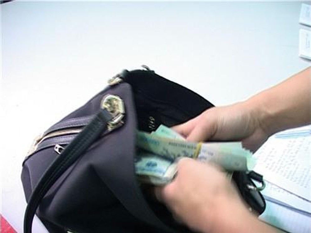 Hai du khach Han Quoc trom 150 trieu 'nuong' vao song bac hinh anh