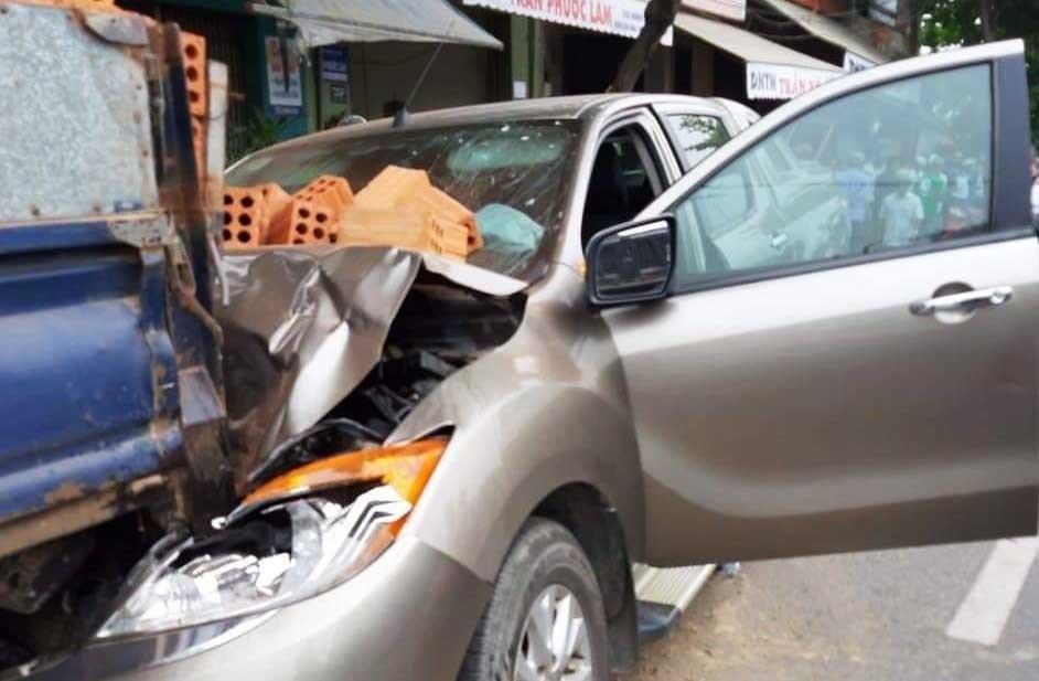 Thanh niên bị xe tông khi nghe điện thoại ở đà nẵng ảnh 1 Thanh nien bi xe tong khi nghe dien thoai o da nang anh 1