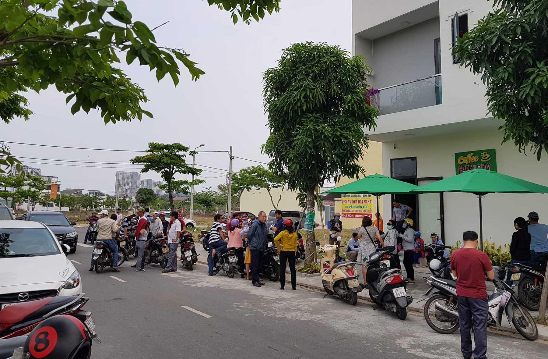 Hang tram khach hang keo den du an cua Bach Dat An doi so do hinh anh