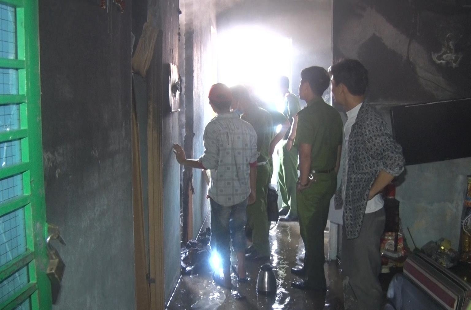 Hang chuc chien si dap lua tai can nha khoa trai cua hinh anh