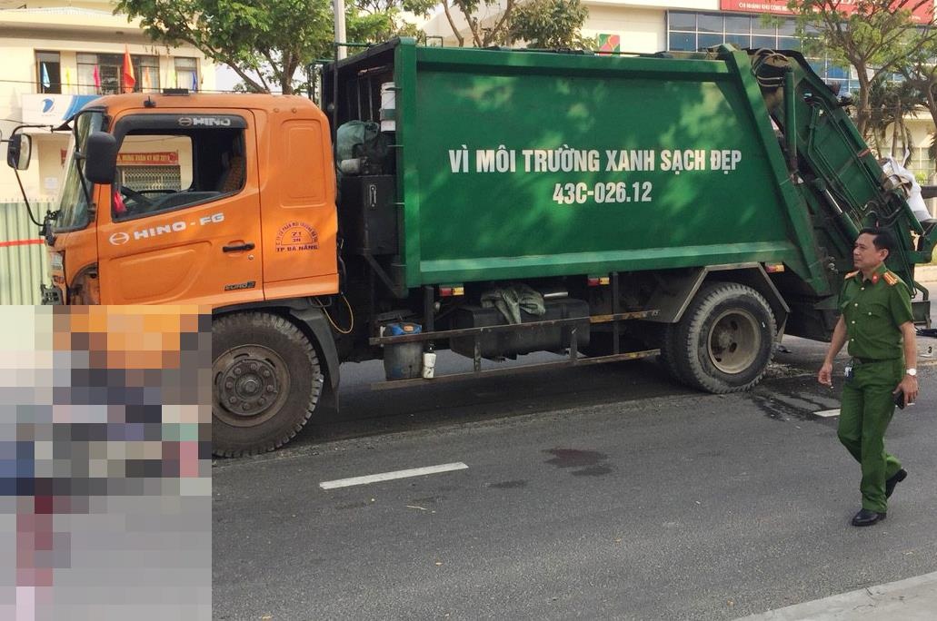 Tong xe cho rac, nguoi dan ong tu vong tren duong di giao binh gas hinh anh