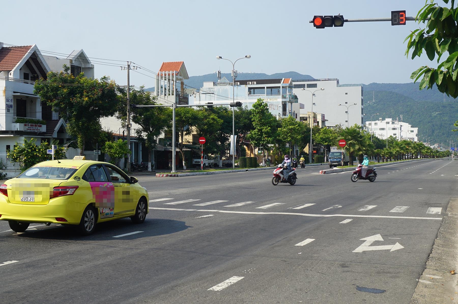 CSGT Da Nang noi gi ve doan xe cua Trung Nguyen vuot den do? hinh anh