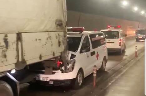 Tai nạn liên hoàn hầm Hải Vân ảnh 1 Tai nan lien hoan ham Hai Van anh 1