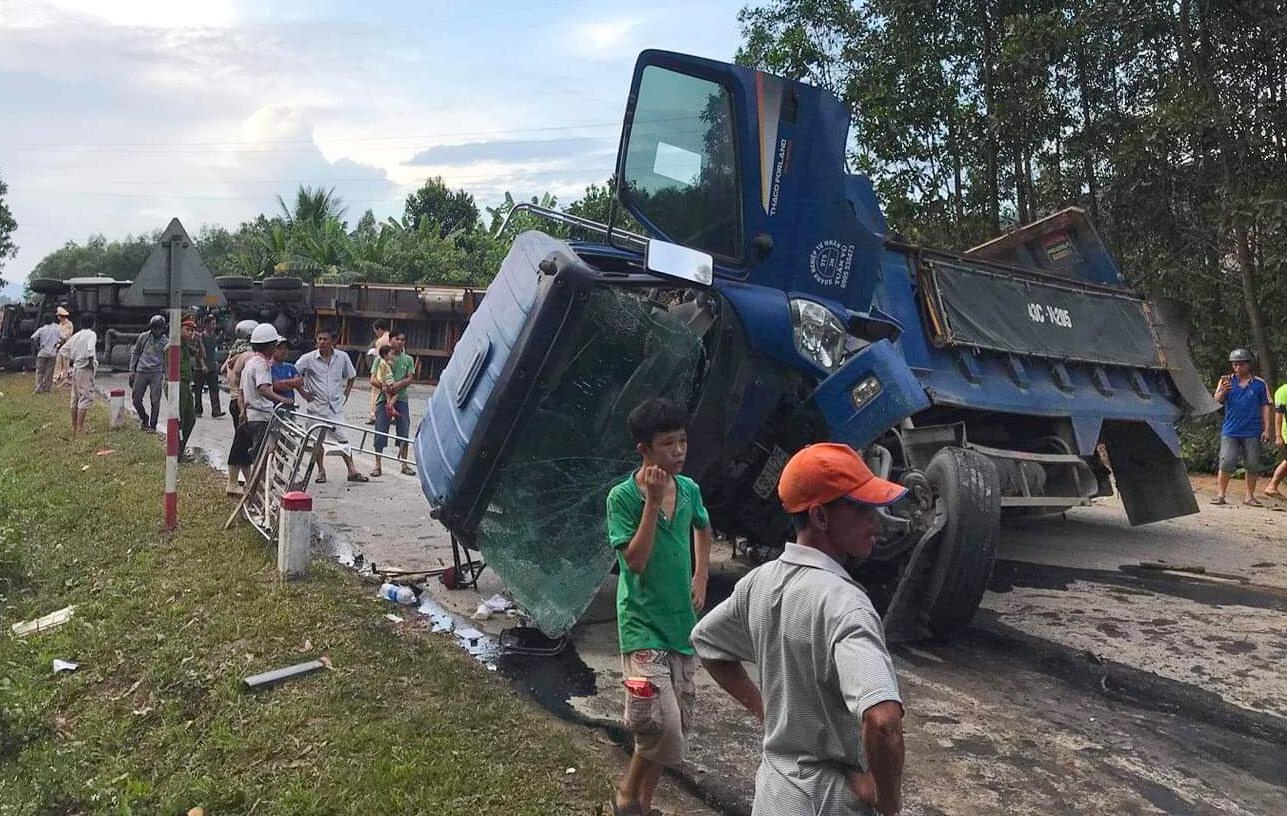 Tai nan lien hoan o duong tranh tai Da Nang, giao thong te liet hinh anh