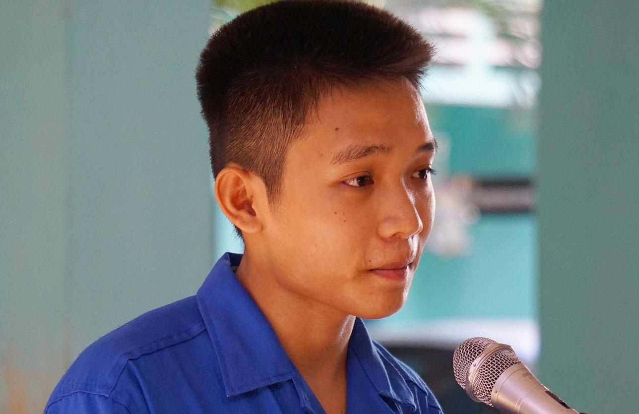 Trom 13 iPhone, 9X linh hon 4 nam tu hinh anh