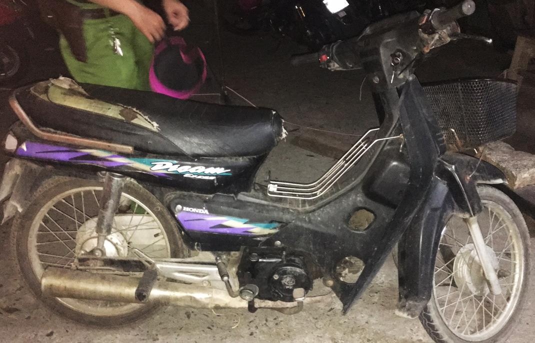 Nam thanh niên ngáo đá ảnh 2 Nam thanh nien ngao da anh 2