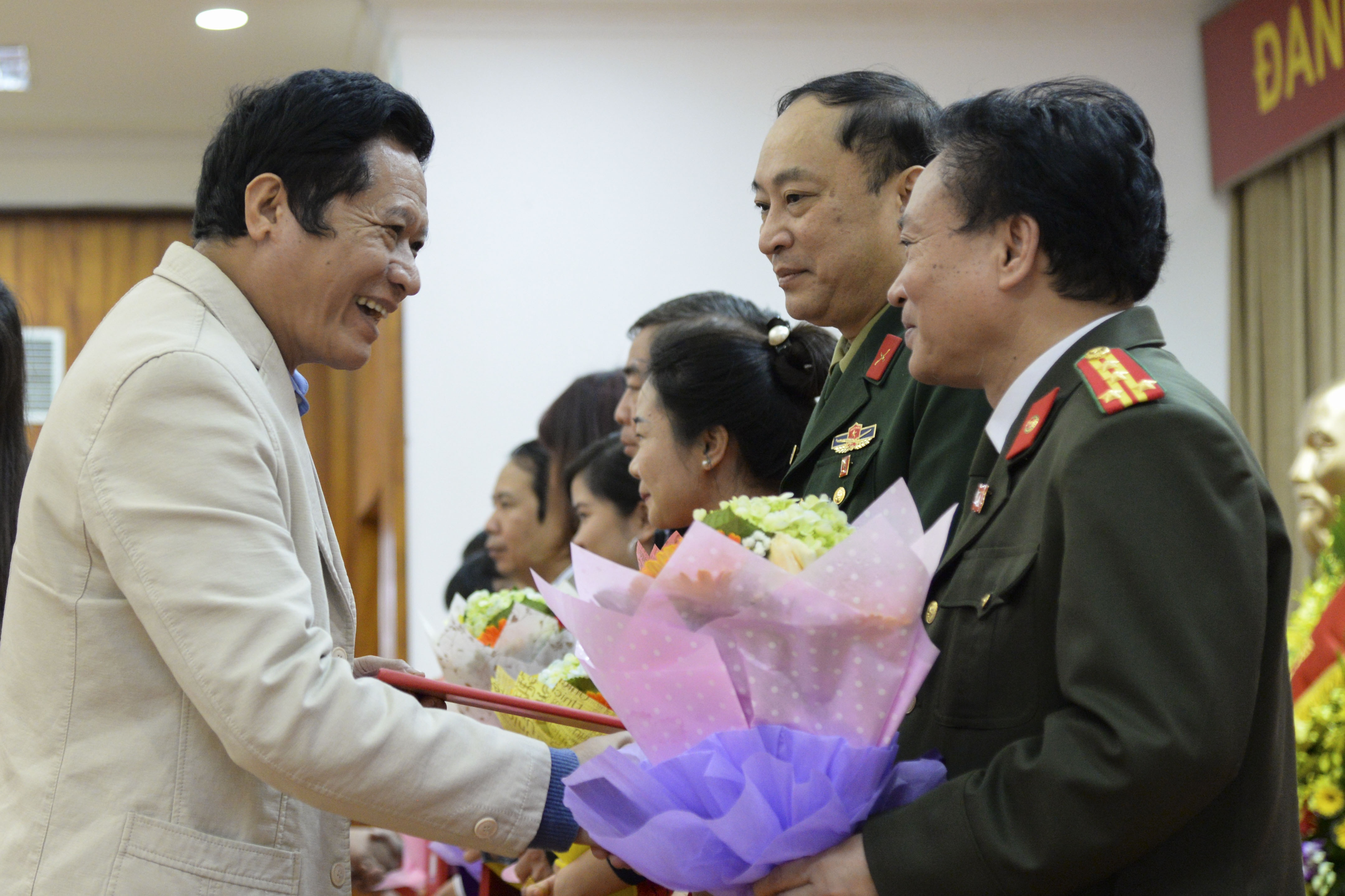 su kien xuat ban noi bat nam 2016 anh 4