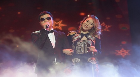 My Tam moi chang trai khiem thi song ca trong live show hinh anh