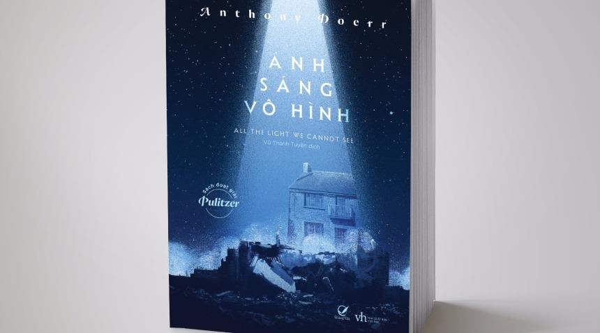 'Anh sang vo hinh' - cuon tieu thuyet lich su cham den long nguoi hinh anh