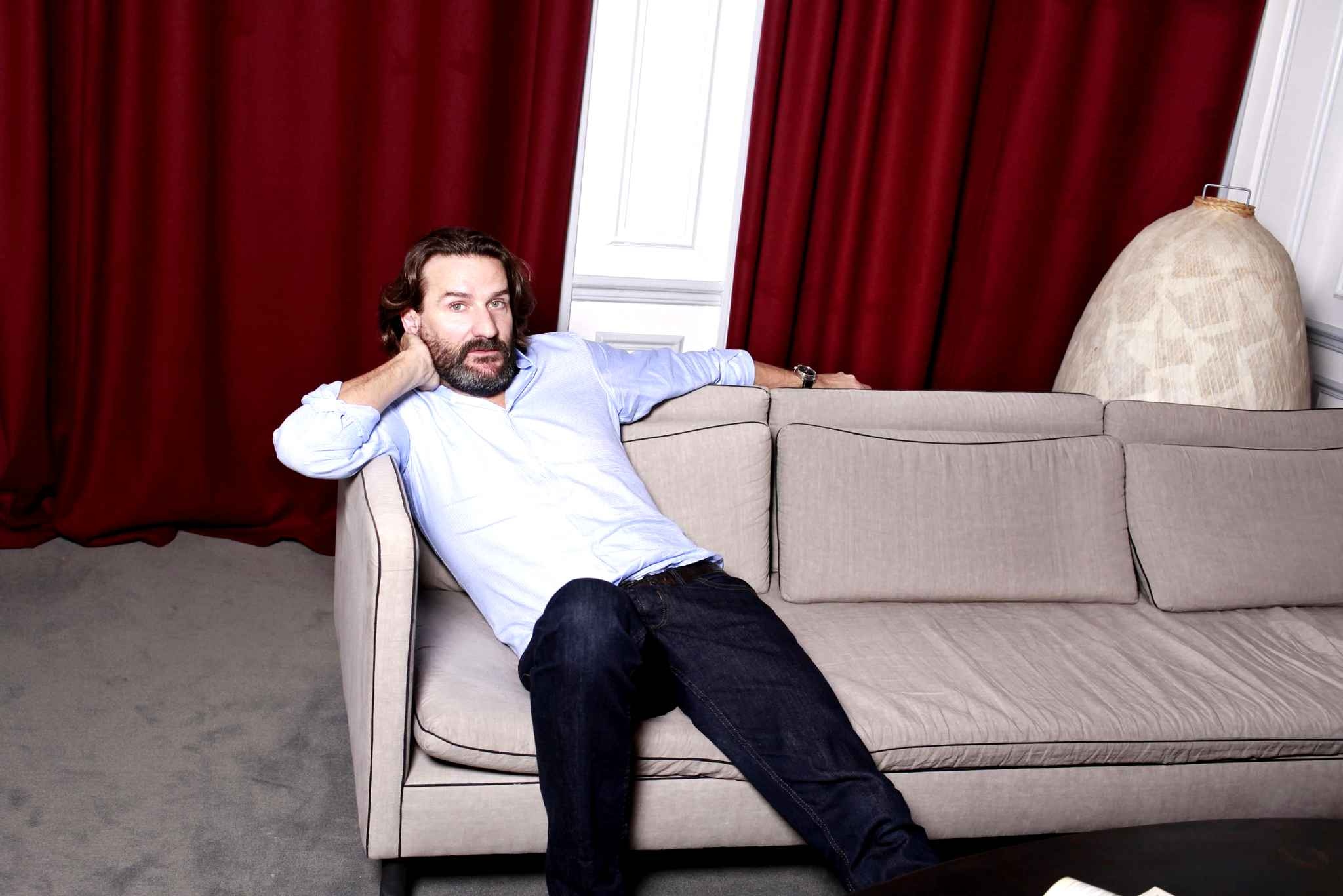 Frederic Beigbeder: Ke ich ky lang man trong mot tieu thuyet Phap anh 2