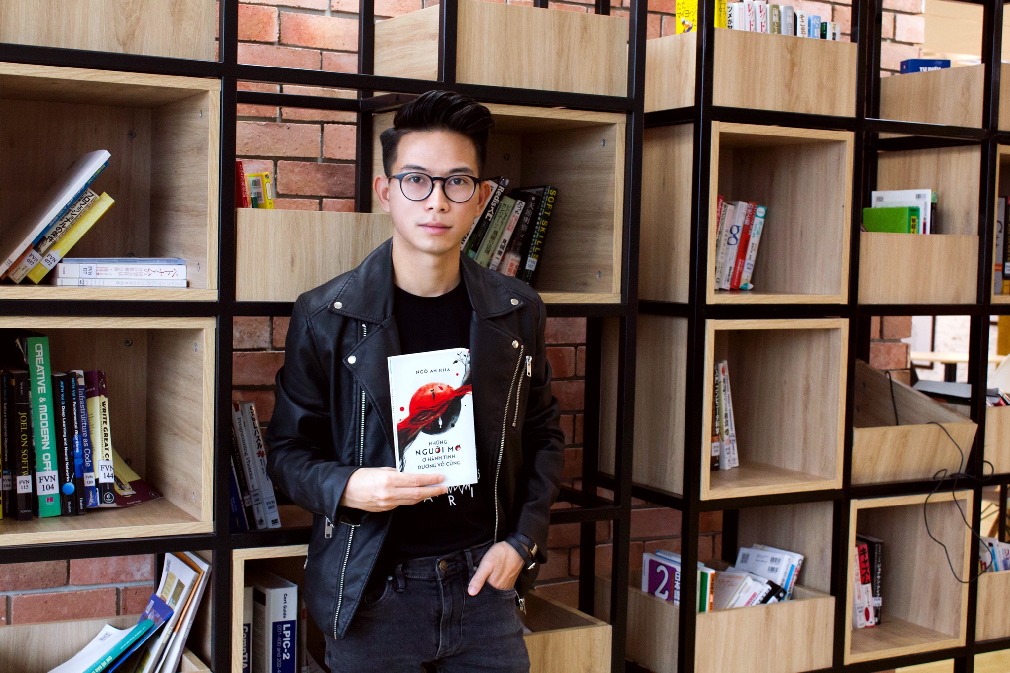 Ngo An Kha: 'Viet la nguon song, la niem dam me bat tan' hinh anh