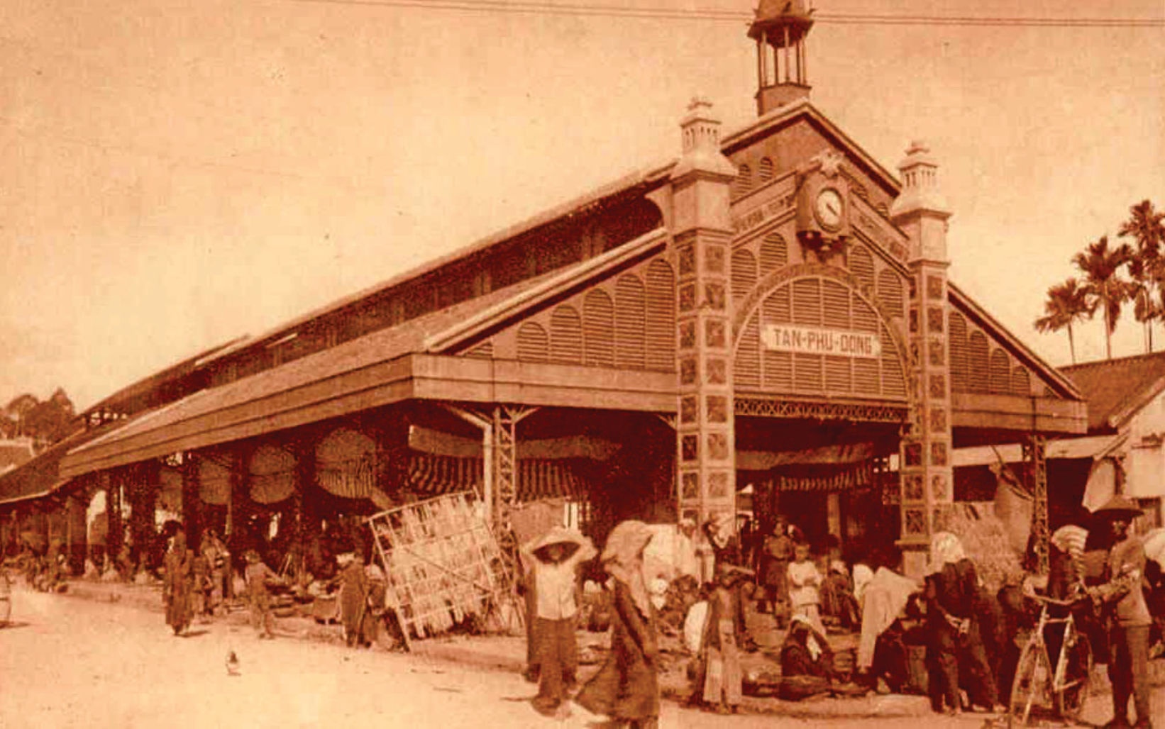 Lan dau tien trung bay 100 tu lieu quy ve Dong Thap xua hinh anh