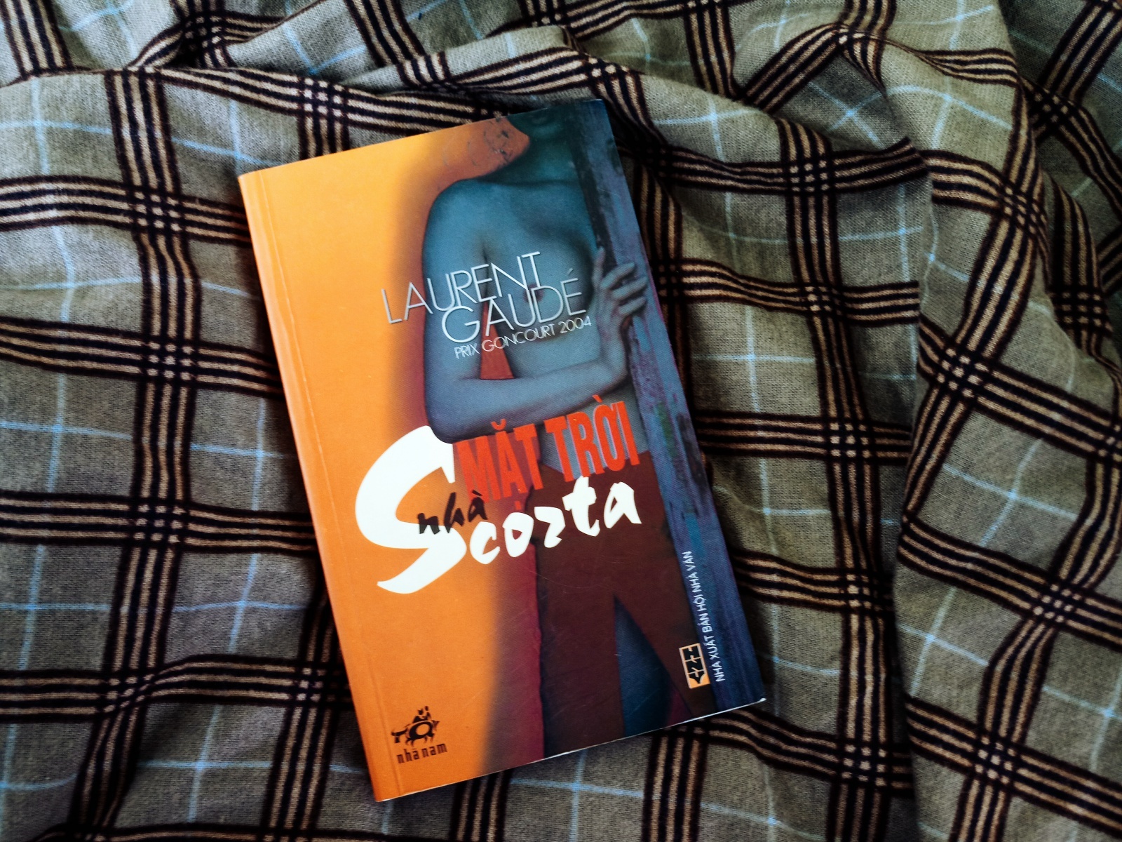 'Mat troi nha Scorta': Noi khat khao vinh cuu ve hanh phuc con nguoi hinh anh