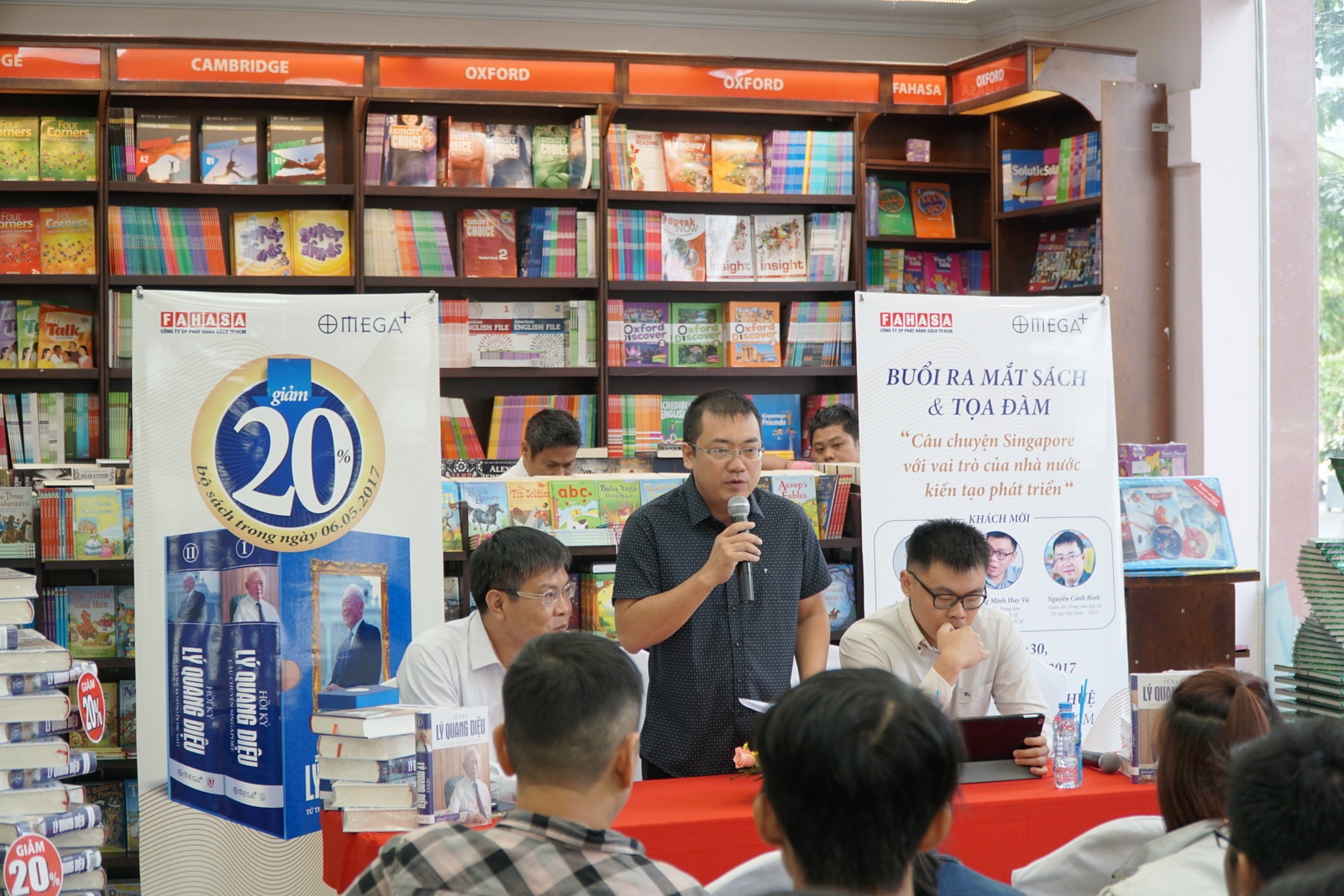 ra mat hoi ky ly quang dieu anh 1