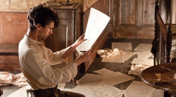 Mot hanh trinh van hoc tan nhan va tinh tao cua David Mitchell hinh anh