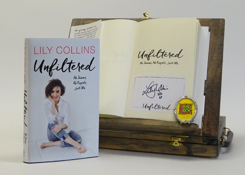 Lily Collins viet sach tu truyen anh 2