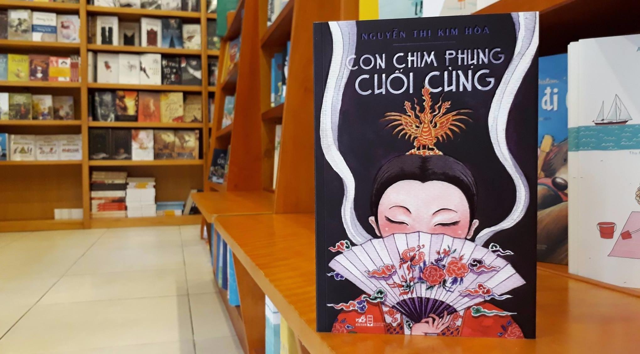'Con chim phung cuoi cung': Nguoi phu nu khac hoa buc tranh lich su hinh anh