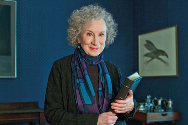 Margaret Atwood gianh giai German Peace Prize 2017 anh 1