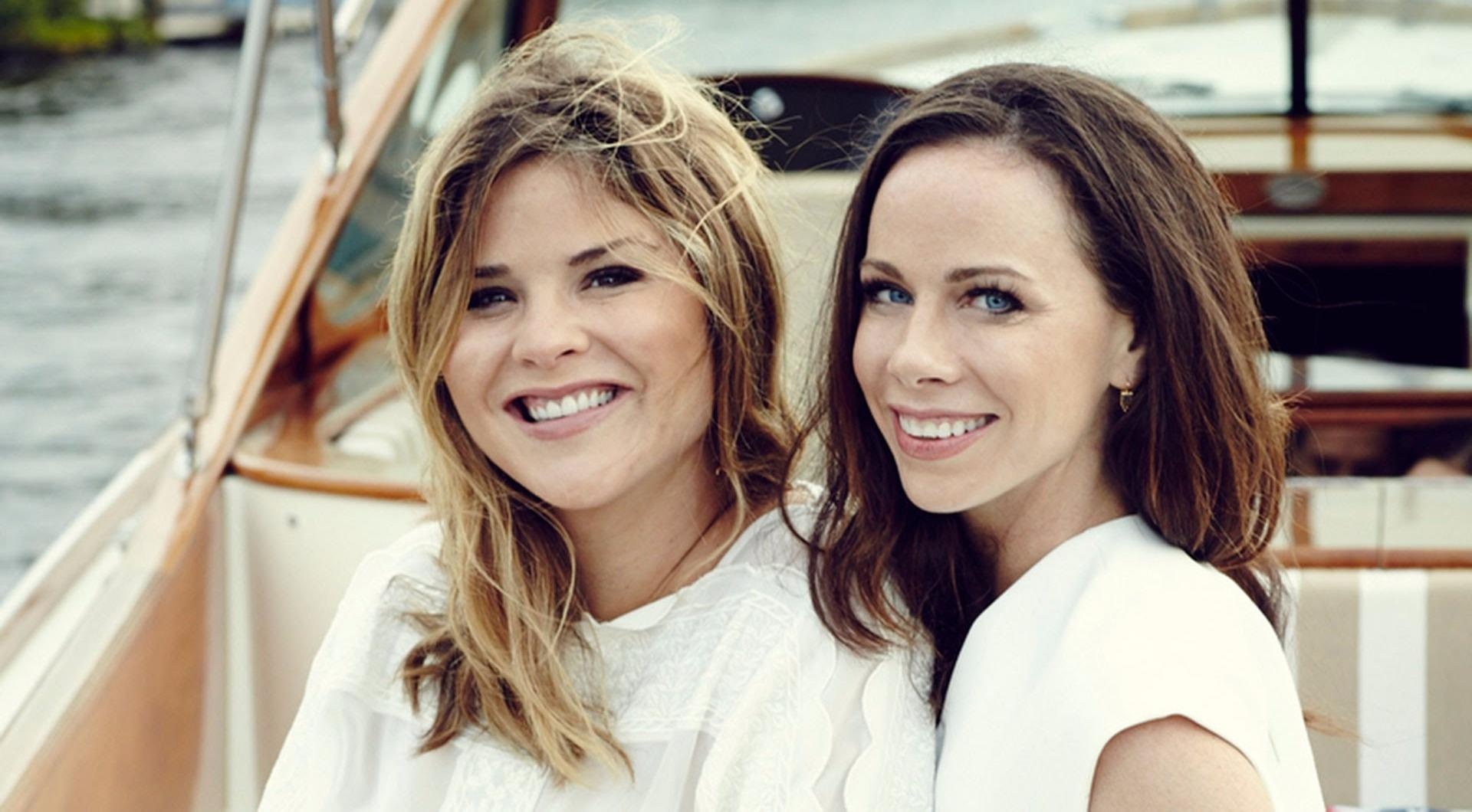 Chi em nha Bush lan dau tien cung nhau viet tu truyen hinh anh