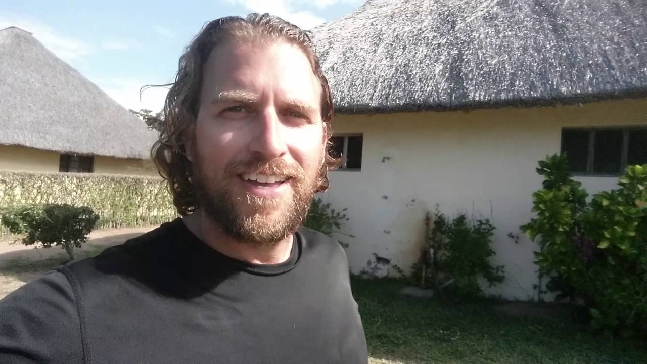 Gap go nguoi 'viet 500 cuon sach trong 1 nam' hinh anh