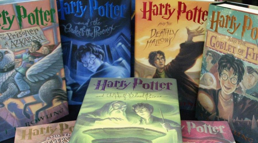 Harry Potter lan dau tien duoc dich ra tieng me de hinh anh