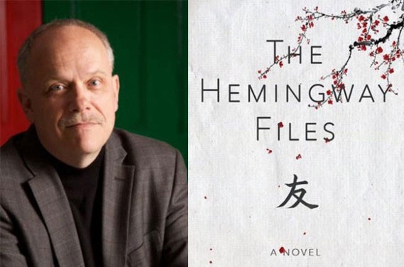 Giao su dai hoc viet sach hu cau ve cac tac pham cua Hemingway hinh anh