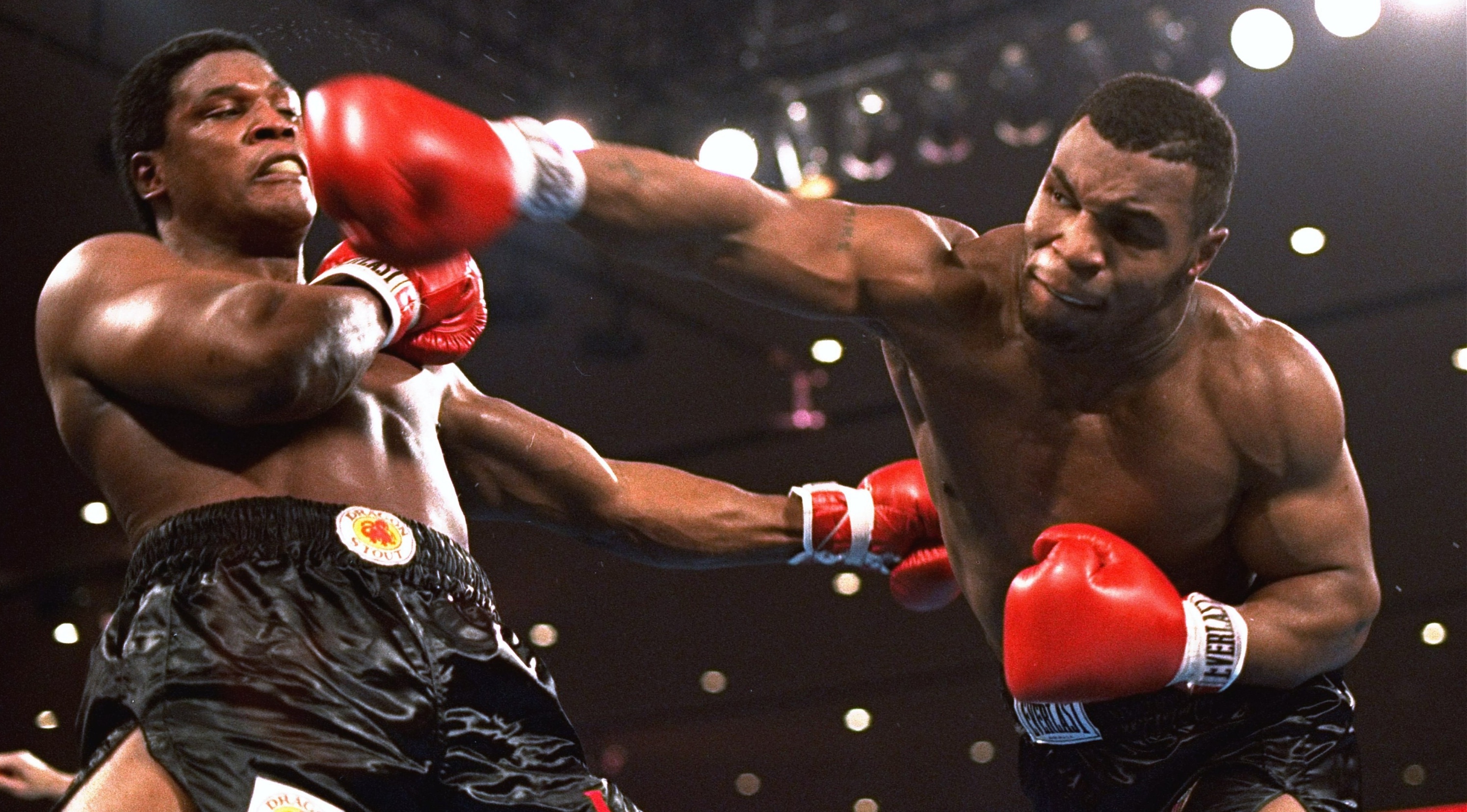 Mike Tyson - nha vo dich hang nang tre nhat lich su quyen Anh hinh anh