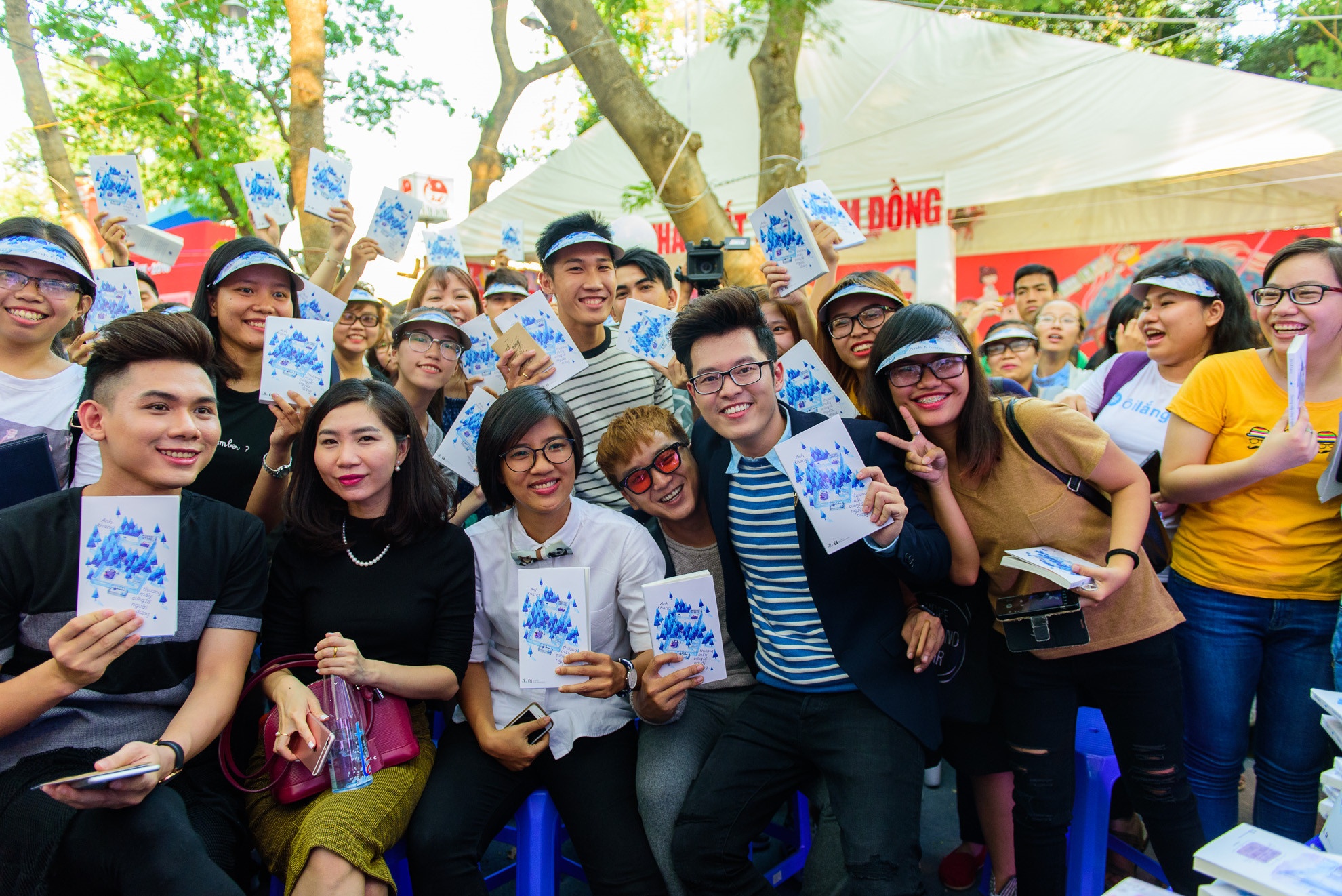 Hoi Nha van Ha Noi: Nha van tre chi chiem 6% hinh anh