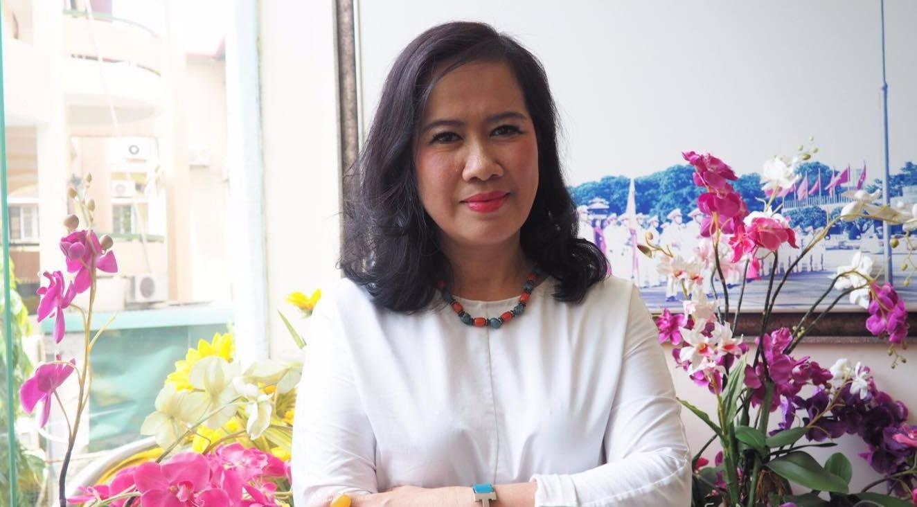 Nha van Nguyen Thi Thu Hue lam Chu tich Hoi Nha van Ha Noi hinh anh