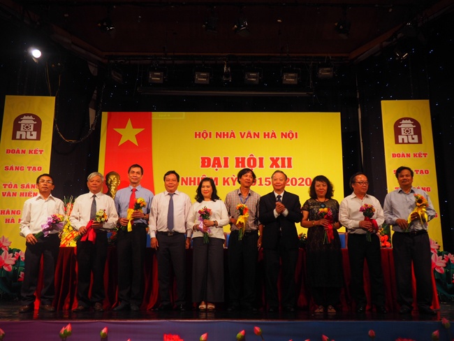 Hội Nhà văn Hà Nội, Nhà văn trẻ ảnh 2 Hoi Nha van Ha Noi, Nha van tre anh 2