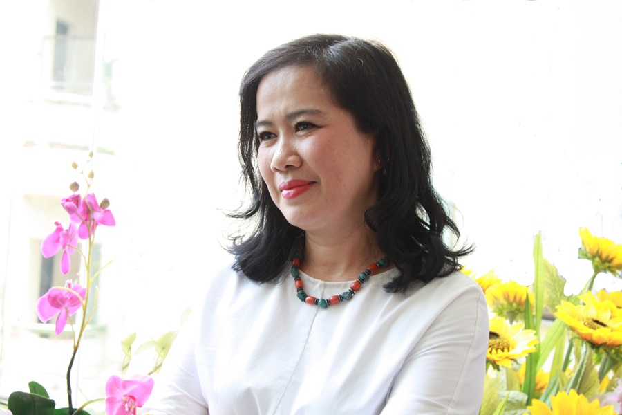 Nguyen Thi Thu Hue,  Xuat ban sach anh 1