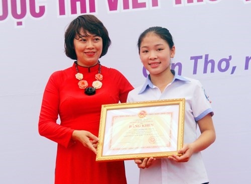 Dau an 30 Viet Nam tham gia Cuoc thi Viet thu quoc te UPU hinh anh