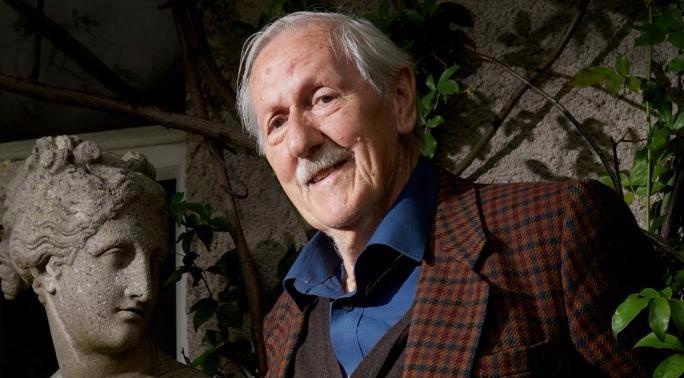 Nha van khoa hoc vien tuong lon cua nuoc Anh qua doi o tuoi 92 hinh anh