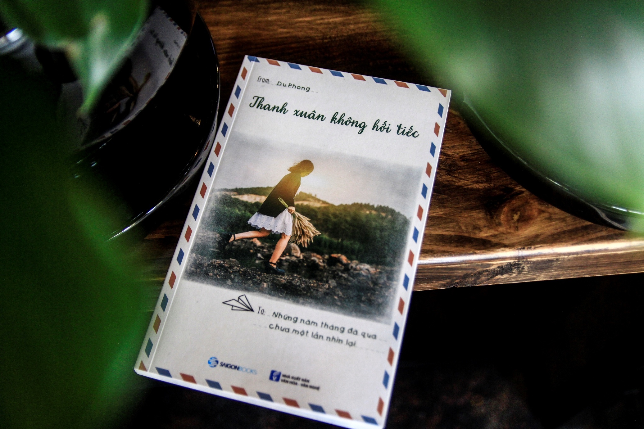 Thanh xuan - song va yeu, khong co cho cho hoi tiec hinh anh