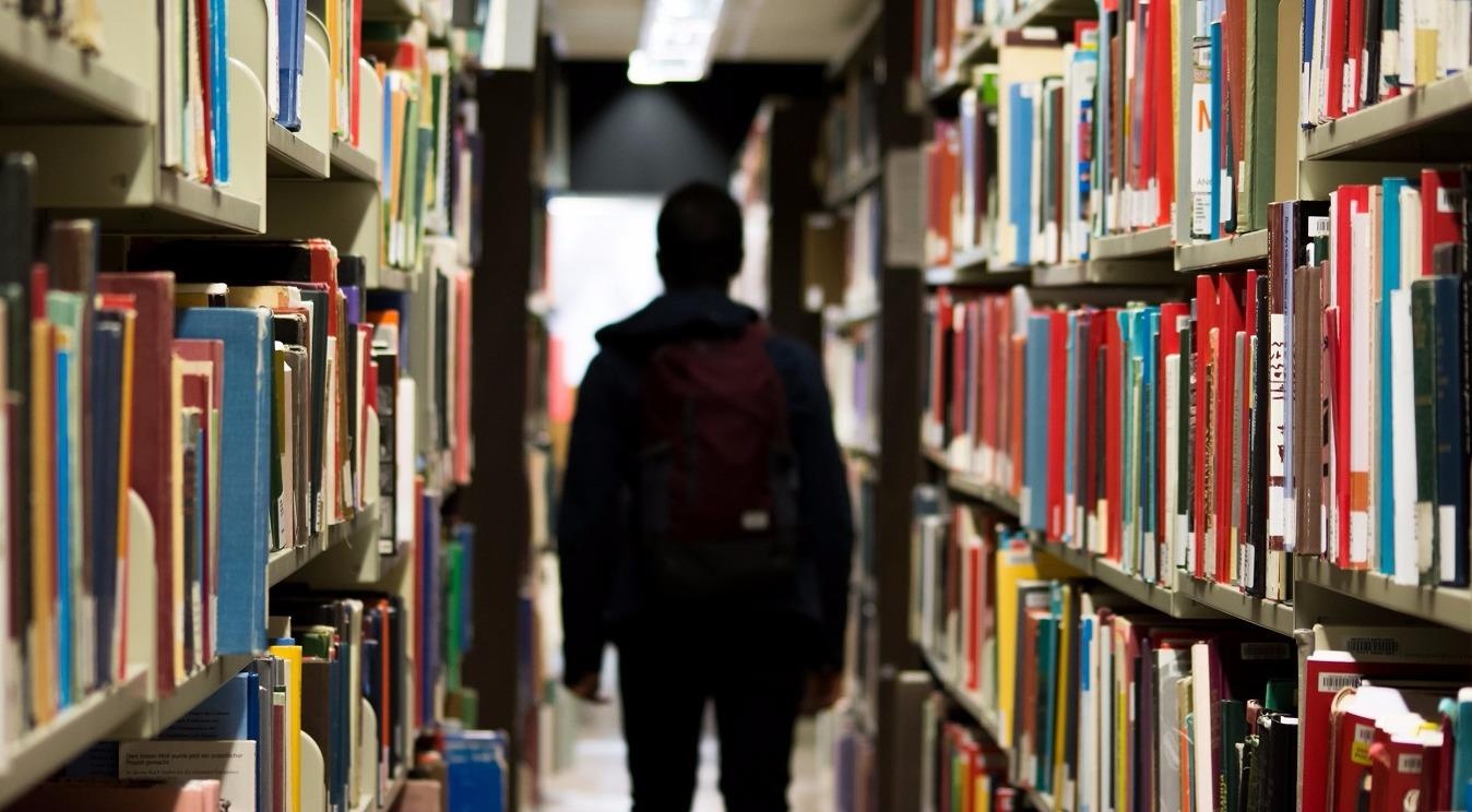 De khong lang phi doi sinh vien: 4 cuon sach thu vi tu tac gia Viet hinh anh