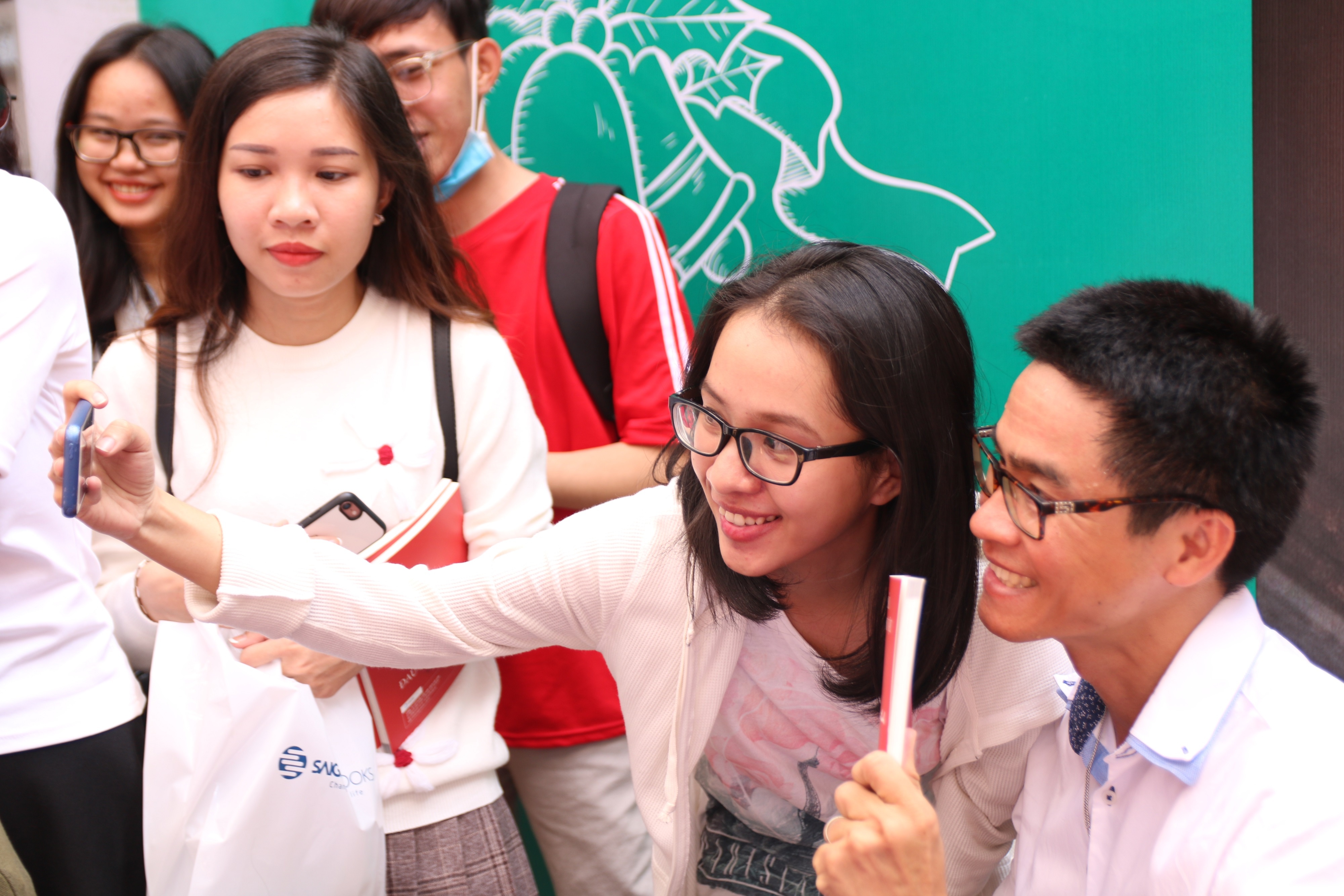 nha tho Phong Viet giao luu doc gia anh 2