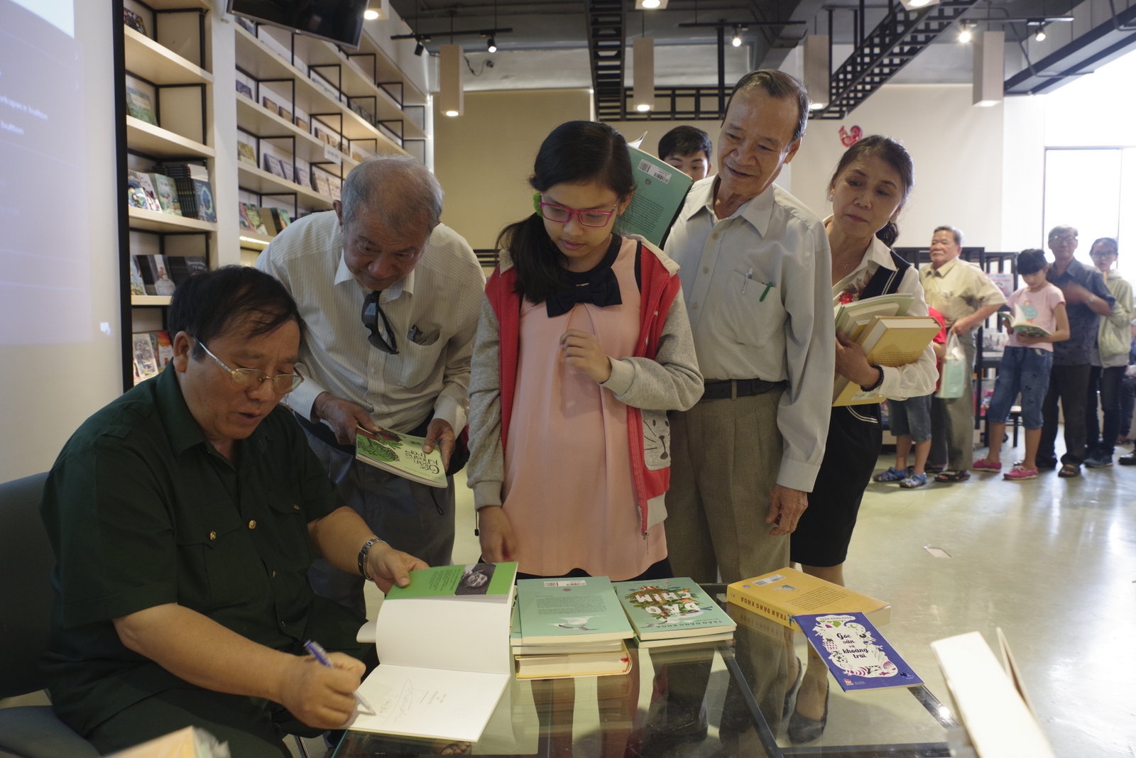 Khi Tran Dang Khoa 'mot minh lam ca cuoc giao luu' hinh anh