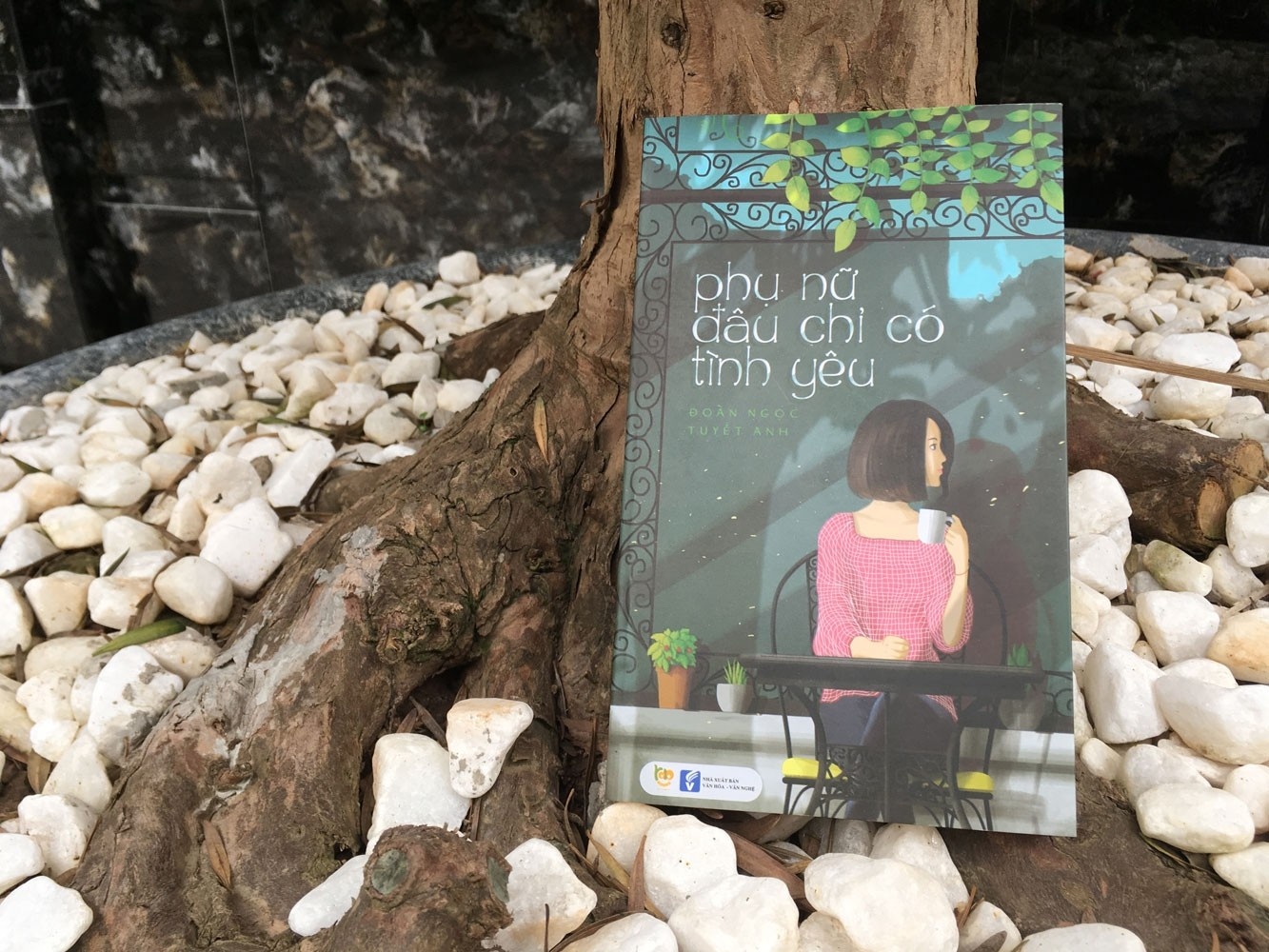 Cuon sach danh cho nhung co gai biet tu yeu chinh minh hinh anh