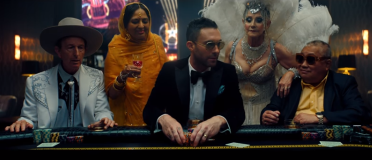 Ca khuc What Lovers Do cua Maroon 5 hinh anh