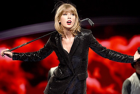 Dem nhac cua Taylor Swift se e chong gong vi ‘lam tien’ fan? hinh anh