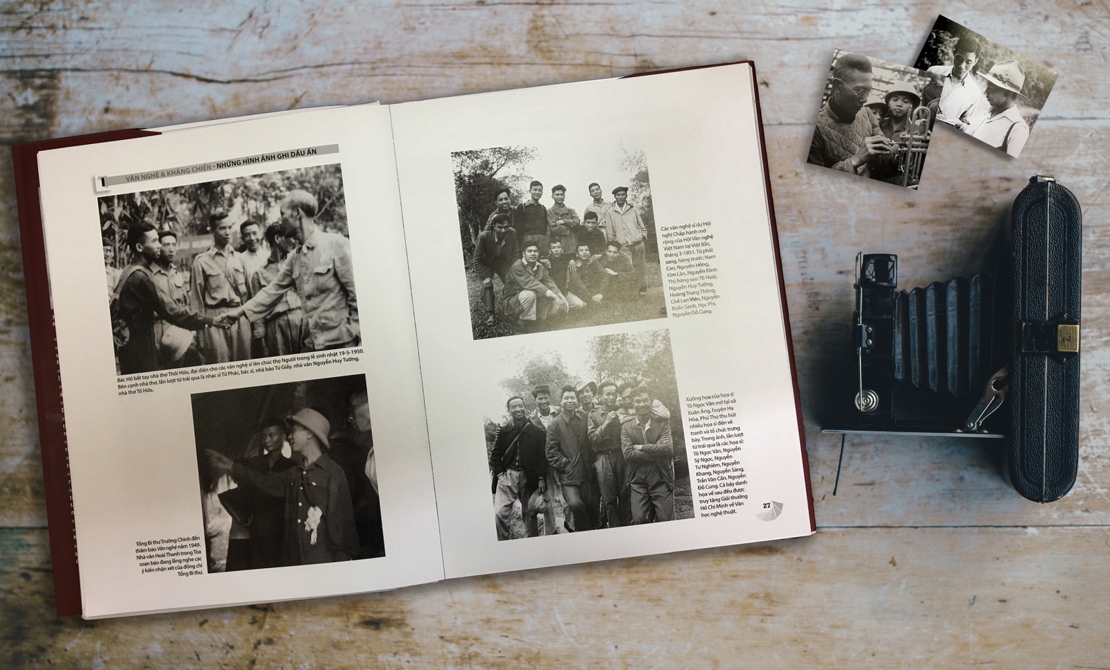 sach Van nghe va khang chien qua ong kinh Tran Van Luu anh 3