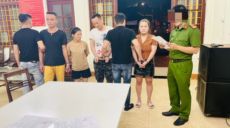 Nam thanh nien trom do lot anh 1