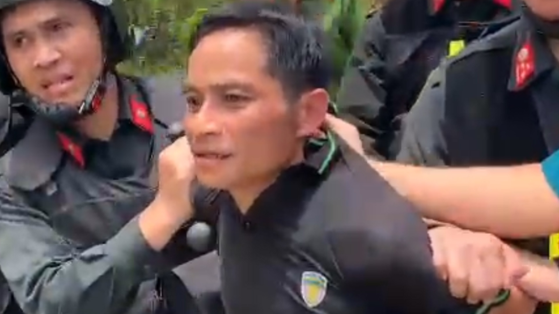 Cong an bat giu nghi pham truy sat 3 nguoi hinh anh