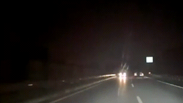 Oto di nguoc chieu tren cao toc Noi Bai - Lao Cai hinh anh